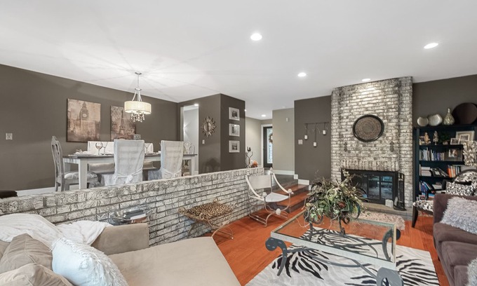 Ballwin House | Holidays in St Louis! Private Ranch Home for 1-6 Guests