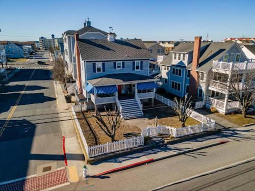 Ocean City Apartment | Holland House 10th