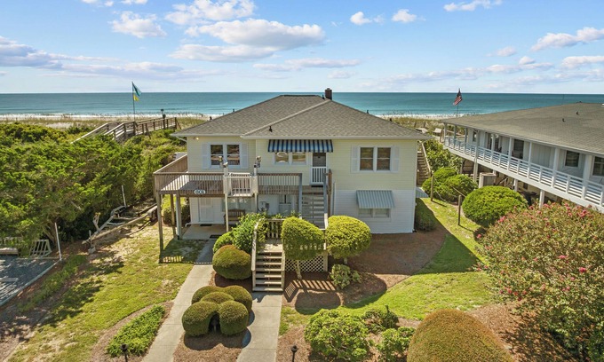 Topsail Beach House | Holliday Haven #200 - Oceanfront Escape in Topsail Beach, Sleeps 9!