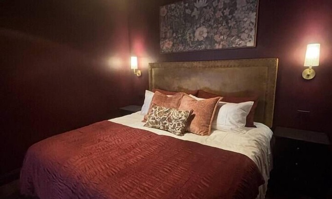 Downtown Louisville Apartment | Hollyhock Suite 508: 2 beds/1 bath
