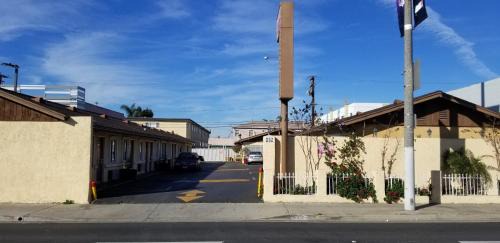 Inglewood Hotel | Hollywood Park Motel