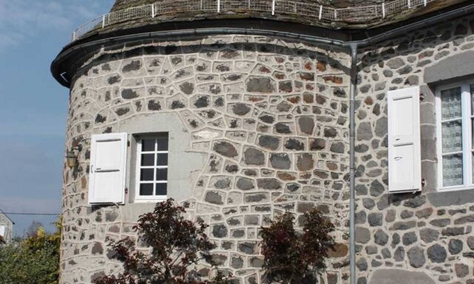 Saint-Martin-sous-Vigouroux Apartment | Homerez - Apt in Saint-Martin-Sous-Vigouroux