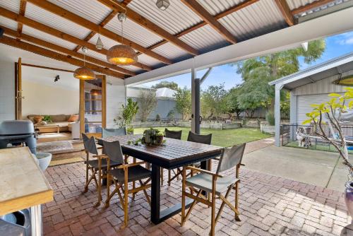 Willagee House | Home Among The Gum Trees