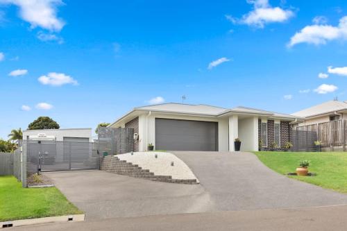 Kawungan House | Home Away From Home Brand New Central