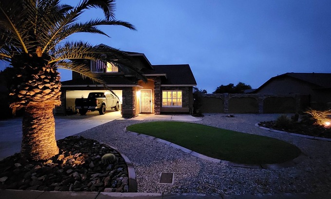 La Buena Vida House | Home Away From Home-Five min from Westgate