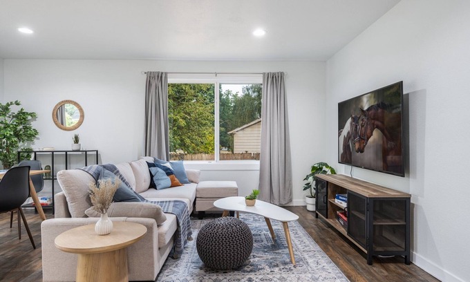 South Tacoma House | Home Away from Home!