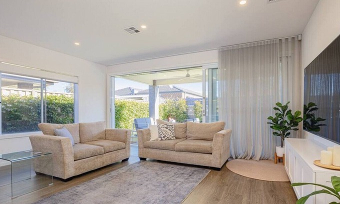 Keilor East House | Home Away from the Home