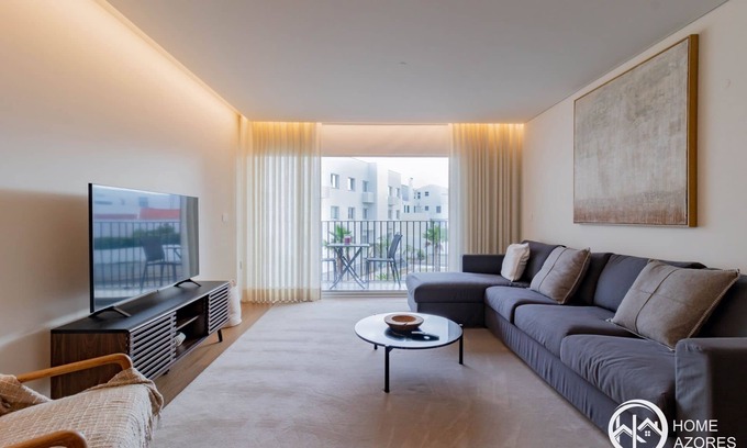 Ponta Delgada Condo | Home Azores - Coliseu Residences B1-1º