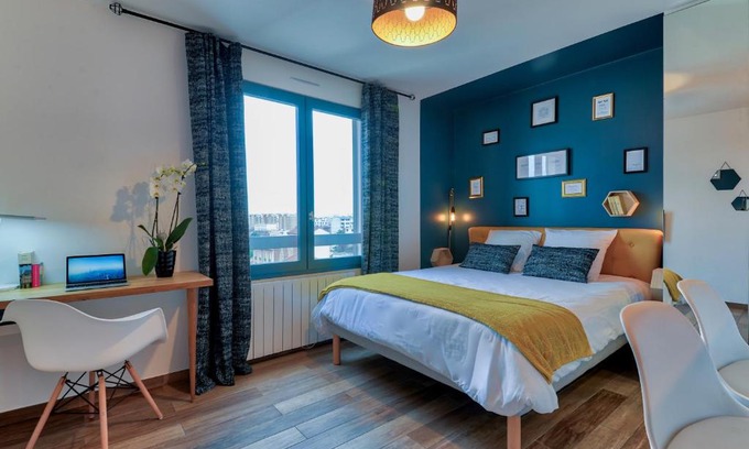 Cœur de Ville Apartment | Home Chic Home - Studio Paris La Défense - Les Toits de Courbevoie