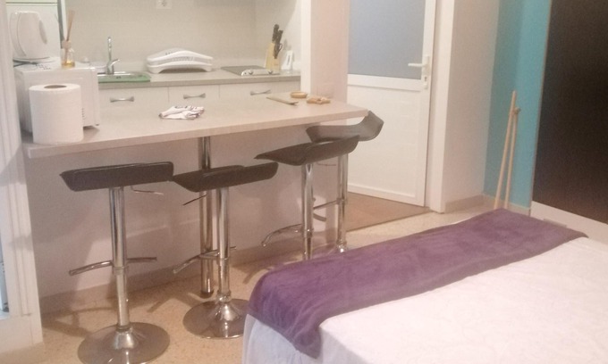 Las Palmas de Gran Canaria Apartment | Homerez - Amazing studio 1 km away from the beach for 2 ppl.