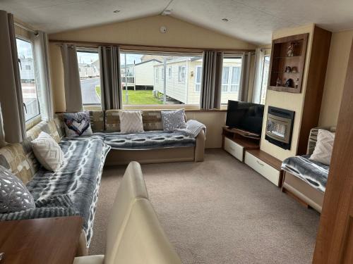 Towyn House | Home from home static
