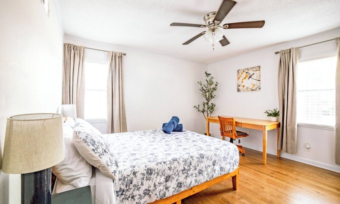 Audubon Park House | Home Gym | TV in all BRs | Walk-in Shower