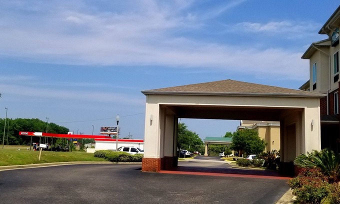 Montgomery Hotel | Home Inn & Suites