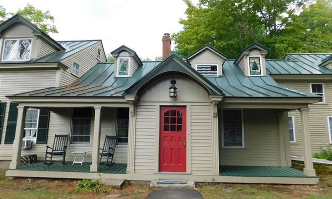 Bridgton Other | Home is perfect for large families with private lake access and close to town