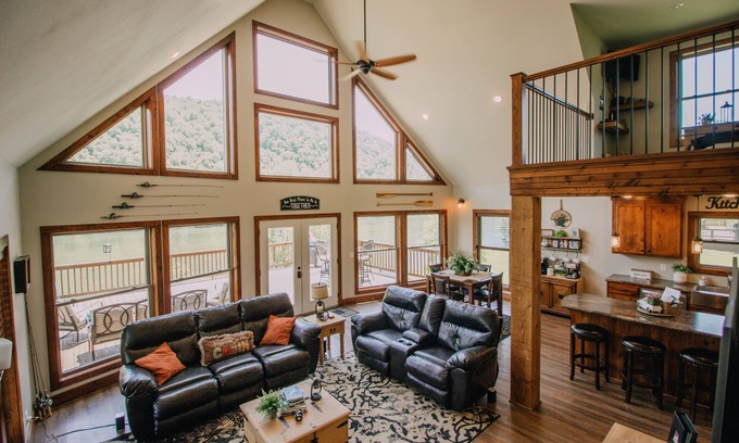 Mountain Home House | Home on White River- Fishing - Private Boat Ramp - Awesome Location