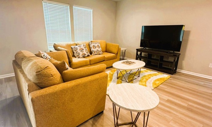 Highlands - Perkins House | Home Run Hideaway by LSU Alex Box Stadium - BC1027