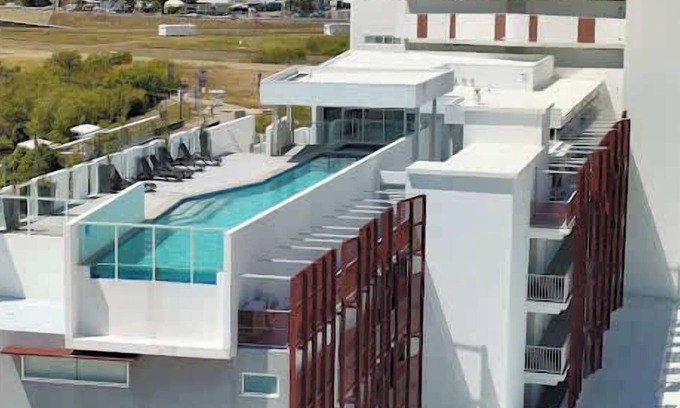 Townsville Apartment | Home To Holiday at Kensington Apartment
