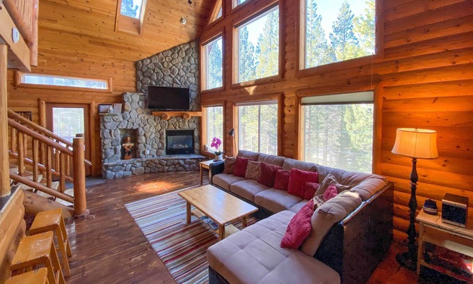 Country Club Estates House | Home w/Indoor Pool in South Lake Tahoe!