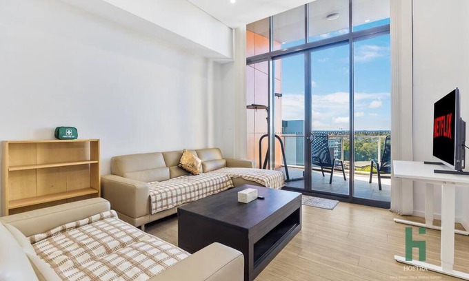 Homebush Apartment | Homebush EventHub Contemporary 2B2B Apt