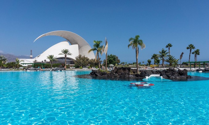 Arico Apartment | HomeForGuest NextDoor Oasis: ocean front, terrace, natural pool- HomeForGuest