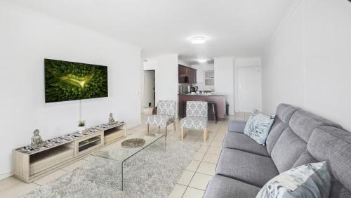 Century City Apartment | Homely 3 Bedroom apartment in Villa Italia Century City
