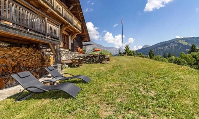 Saint-Nicolas-la-Chapelle Ski Chalet | Homerez - Chalet in Saint-Nicolas-la-Chapelle