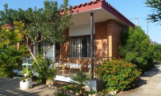 Alcanar House | Homerez - 100 m away from the beach! House for 5 ppl. with terrace at Alcanar