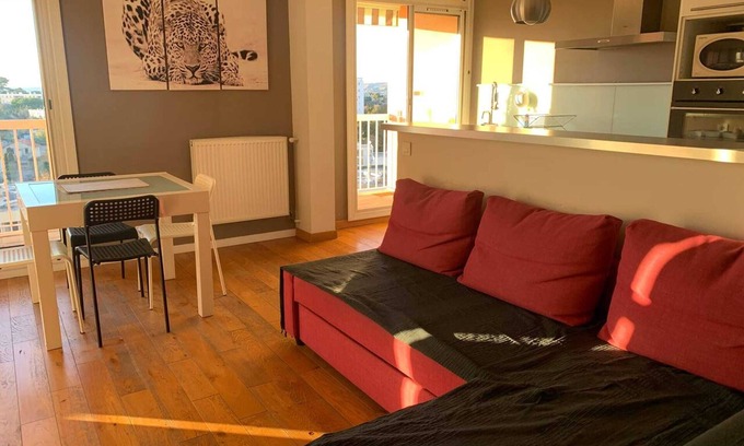 Saint-Julien Apartment | Homerez - Apartment Marseille - Terrace