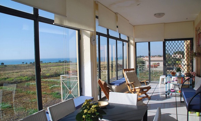 Porto Palo Apartment | Homerez - Apartment Porto Palo with Sea View