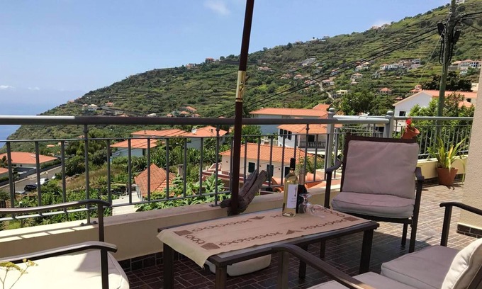 Arco da Calheta Apartment | Homerez - Appartement 6 km away from the beach for 4 ppl. at Arco da Calheta