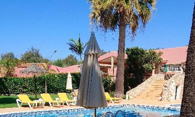 Farta Vacas Apartment | Homerez - Appartement 5 km away from the beach for 5 ppl. with shared pool