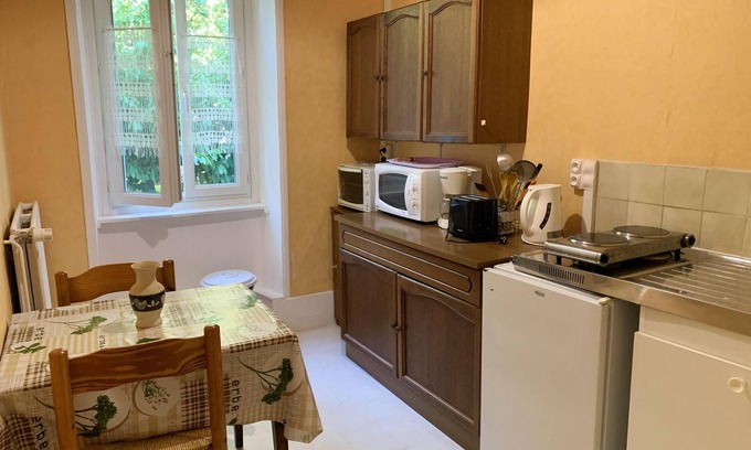 Neris-les-Bains Apartment | Homerez - Beautiful apartement for 2 ppl. with balcony at Néris-les-Bains