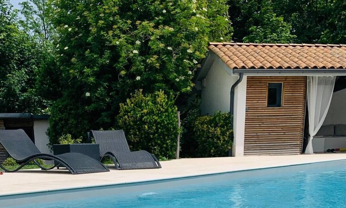 Salleboeuf Ski Chalet | Homerez - Beautiful chalet for 6 ppl. with shared pool and terrace at Sallebœuf