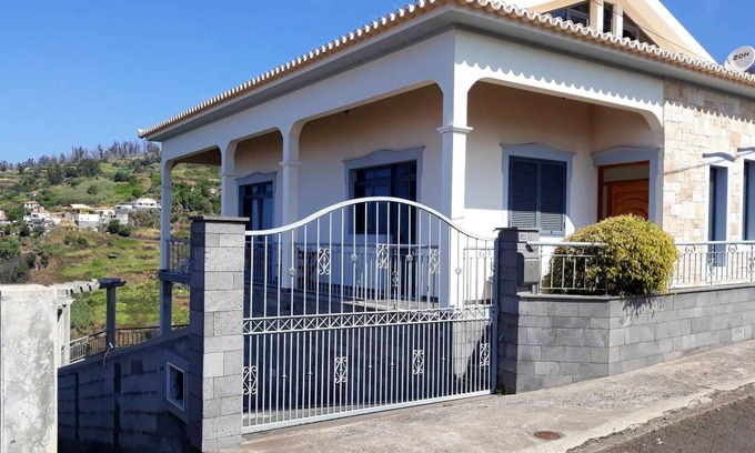 Calheta Apartment | Homerez - Bright Apartment, Sea View, 100 sqm