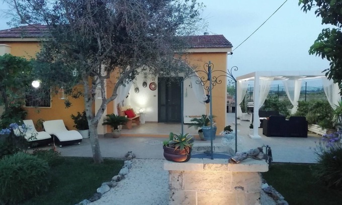 Parati House | Homerez - Charming House in Melissano for 6