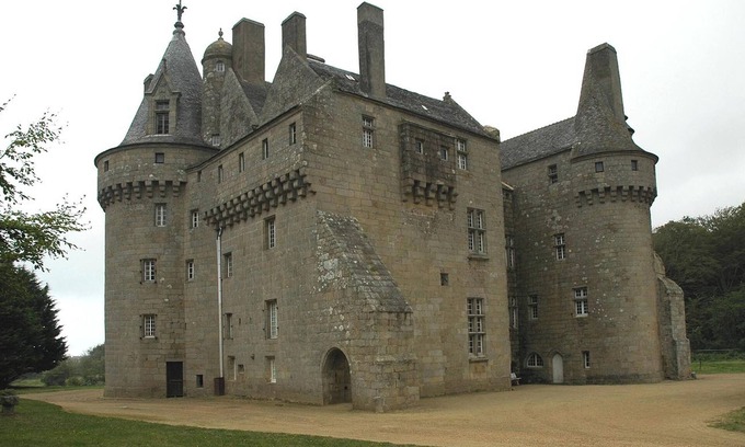 Sibiril House | Homerez - Charming House in Sibiril with Large Garden