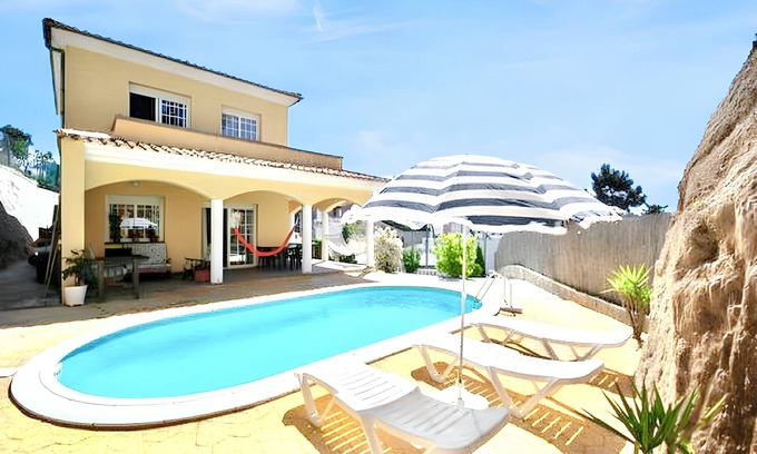Vidreres Villa | Homerez - Charming Villa in Vidreres with Private Pool