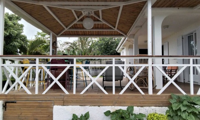 Saint-Paul House | Homerez - Comfortable house in Saint Paul with enclosed garden