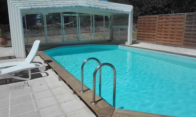 Eymet Apartment | Homerez - Cozy Studio in Eymet