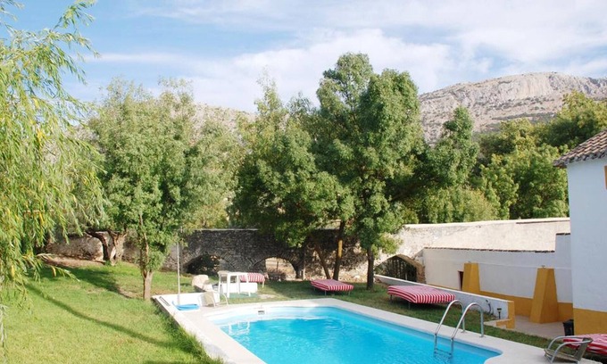 Villanueva del Trabuco Villa | Homerez - Big villa for 18 ppl. with swimming-pool at Villanueva del Trabuco