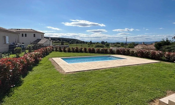 Flaux Villa | Homerez - Family Villa with Pool in Flaux