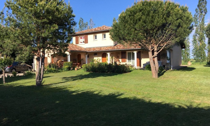Saint-Cyr-sur-le-Rhone House | Homerez - Charming House in Saint-Cyr-sur-le-Rhône