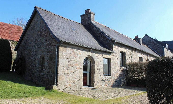 Plouegat-Moysan House | Homerez - House in Plouégat-Moysan.