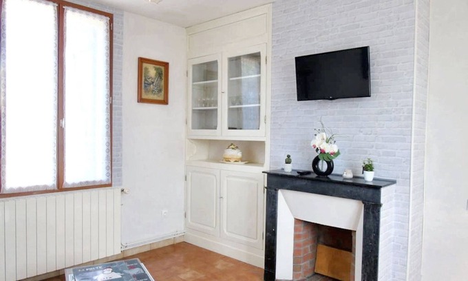 Avesnes-en-Val House | Homerez - House in Avesnes-en-Val