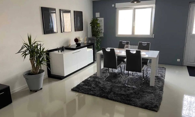 Sancheville House | Homerez - House in Sancheville