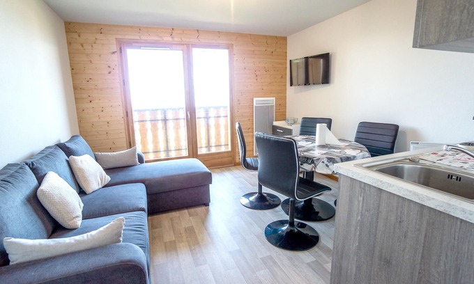 Thollon-les-Memises Apartment | Homerez - Nice apartement 360 m away from the slopes for 6 ppl. with balcony