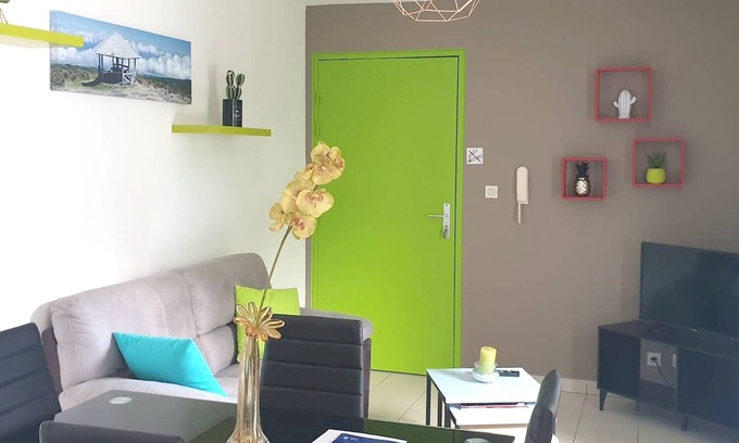 Sainte Marie Apartment | Homerez - Nice appartement 1 km away from the beach for 2 ppl. at Sainte-Marie