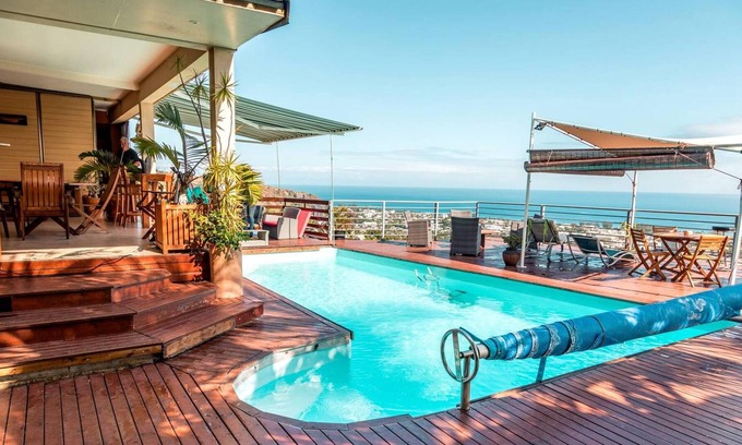 Saint-Paul Apartment | Homerez - Nice appartement 10 km away from the beach for 4 ppl. with shared pool