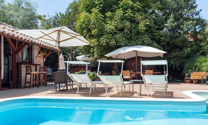 Ragalna Apartment | Homerez - Nice appartement for 6 ppl. with swimming-pool and garden at Ragalna