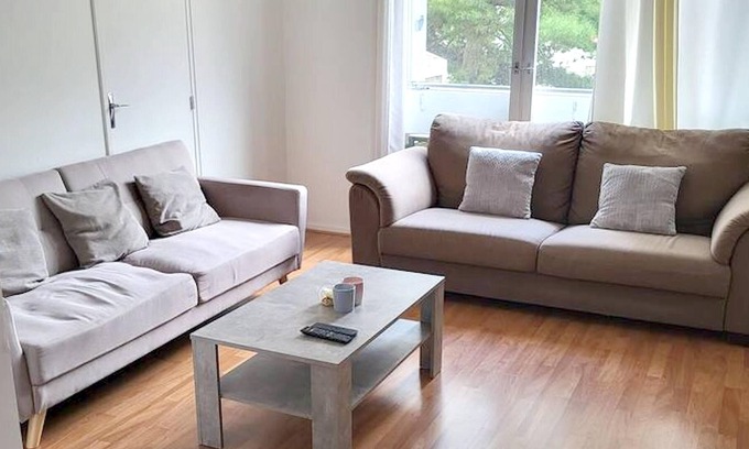 Asnieres-sur-Seine Apartment | Homerez - Nice appartement for 6 ppl. with garden at Asnières-sur-Seine